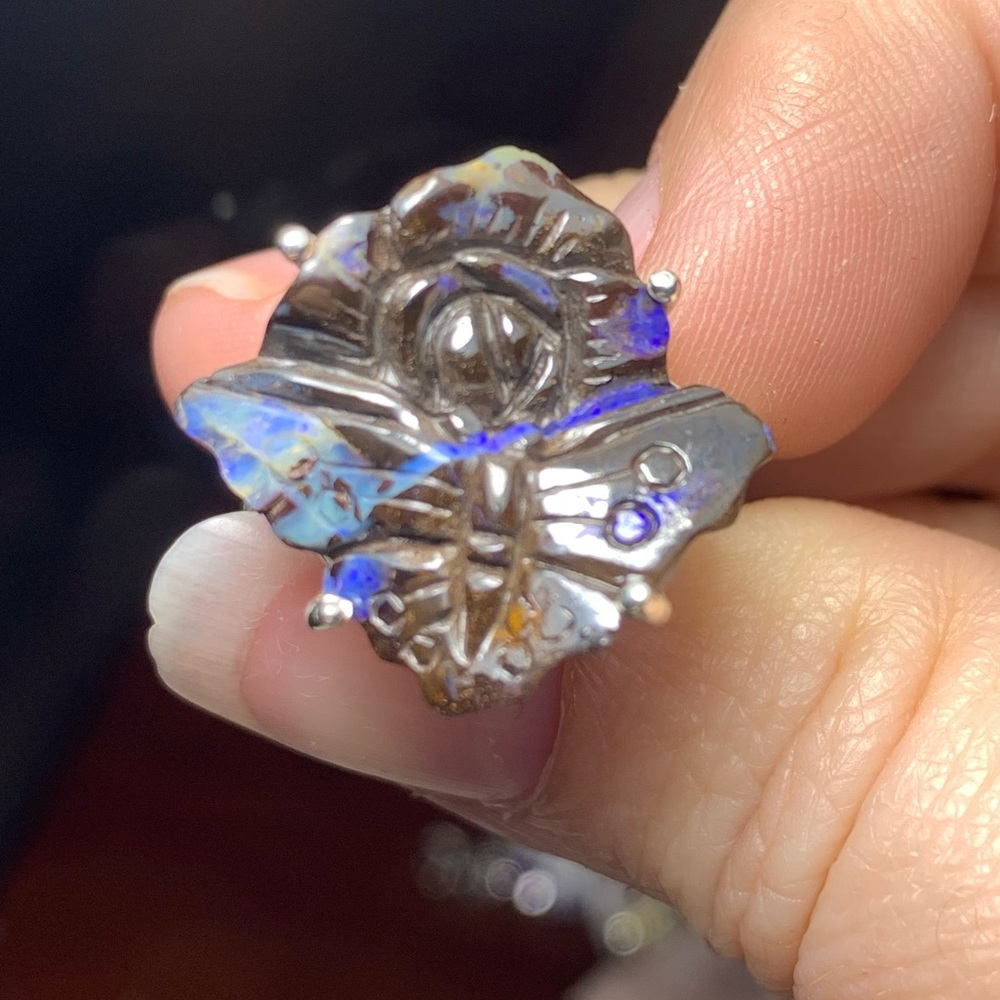 Solid sterling ring with carved Boulder opal - Picture 10 of 12